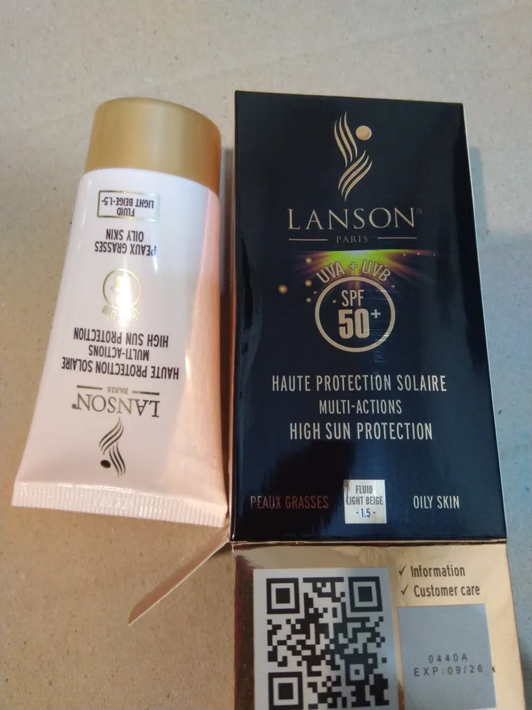 کرم ضدآفتاب رنگی لانسون SPF50 مدل مالتی اکشن، مناسب پوست‌های چرب، حجم 40 میلی‌لیتر
