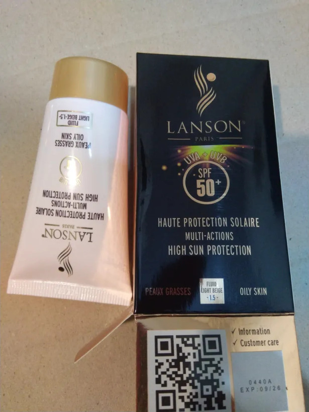 کرم ضدآفتاب رنگی لانسون SPF50 مدل مالتی اکشن، مناسب پوستهای چرب، حجم 40 میلیلیتر